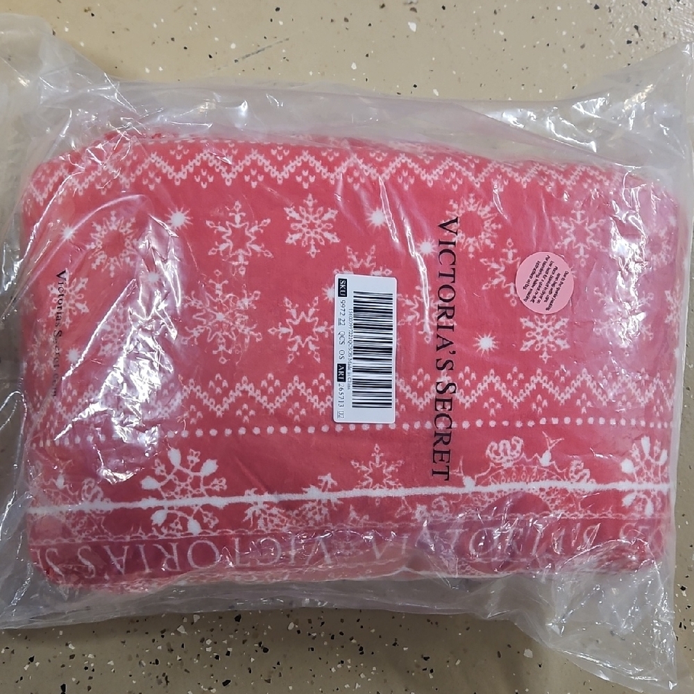 Victoria's Secret Pink Snowflake Holiday Throw